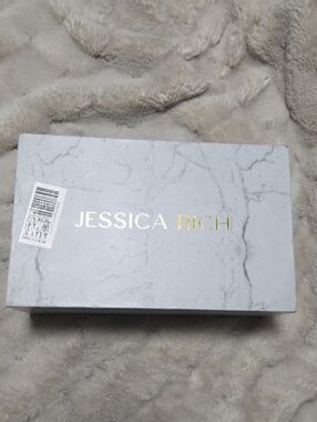 Jessica White Marble Shoe Box with Gold Logo